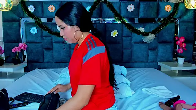 valtira_nova's cam snapshot