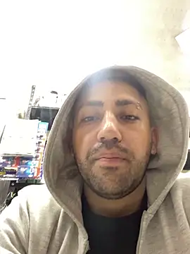 JuanZapata33 live sex cam