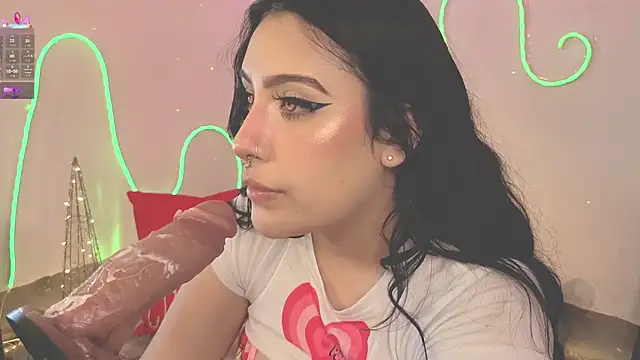 ashlynnlowe_'s cam snapshot