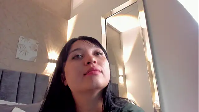 Lunaa_bellaa live sex cam