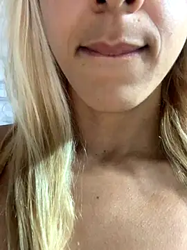 bety13's cam snapshot