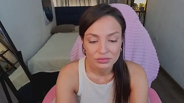 Naila_Whisper's cam snapshot