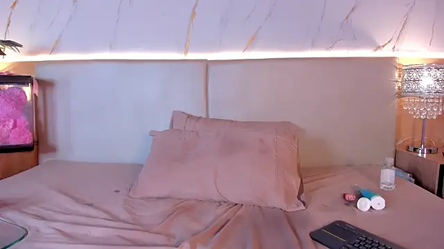 april_grey11's cam snapshot