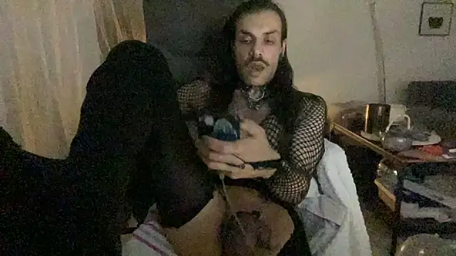 P4RtYBOII92 live sex cam
