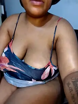 BeverlyQueen14 live sex cam