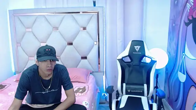 Big_boyss_ live sex cam