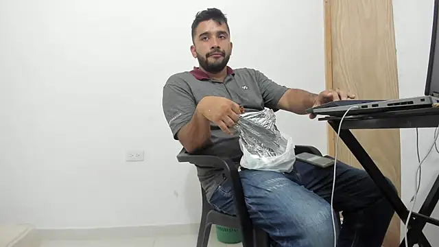 isearchcompany's cam snapshot