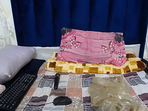 lindabee's cam snapshot