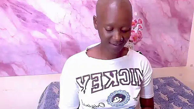 EbonyOlive69's cam snapshot