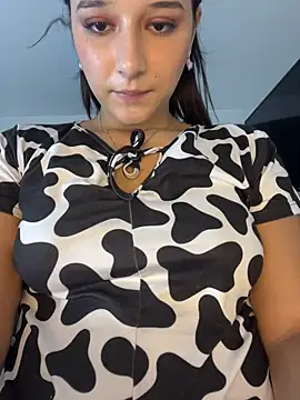 littlemelodi18's cam snapshot