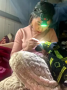 tuyetnhi-00's cam snapshot