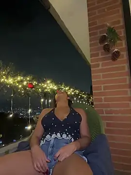 Brunettexio's cam snapshot