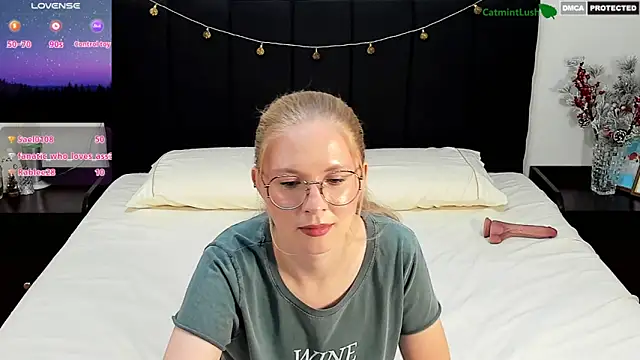 CatmintLush's cam snapshot
