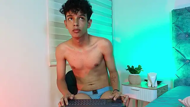 maxfrost_1's cam snapshot