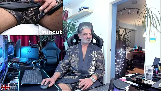 OnlineBossUK live sex cam