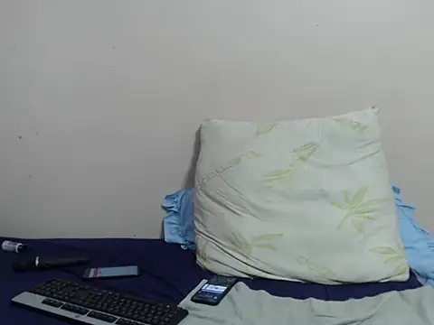 SexyLipss_'s cam snapshot