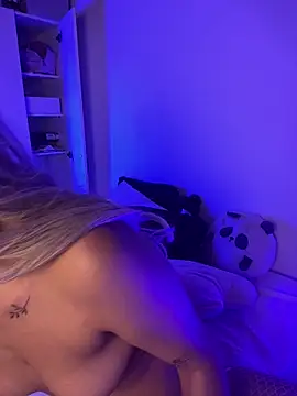 nani_rosse_of's cam snapshot