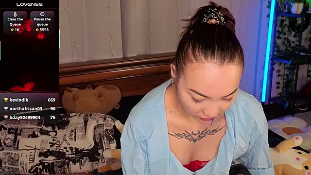 OdetteBiddy's cam snapshot