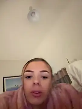 cutietootie02 live sex cam