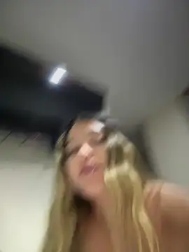 lunablossom_'s cam snapshot