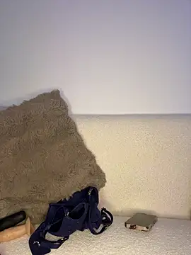 _Niinaa_'s cam snapshot