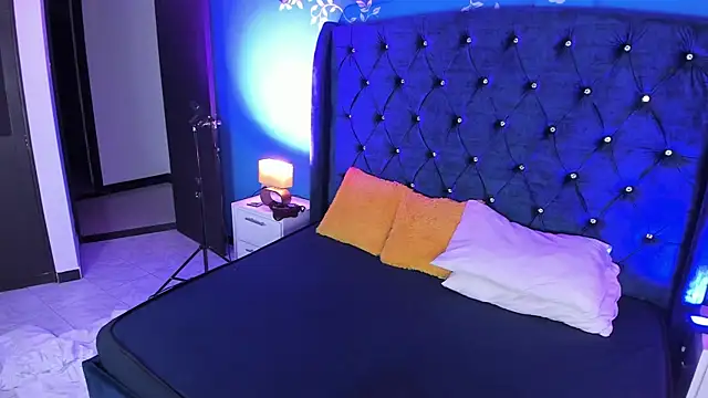 Issa_Clark01's cam snapshot