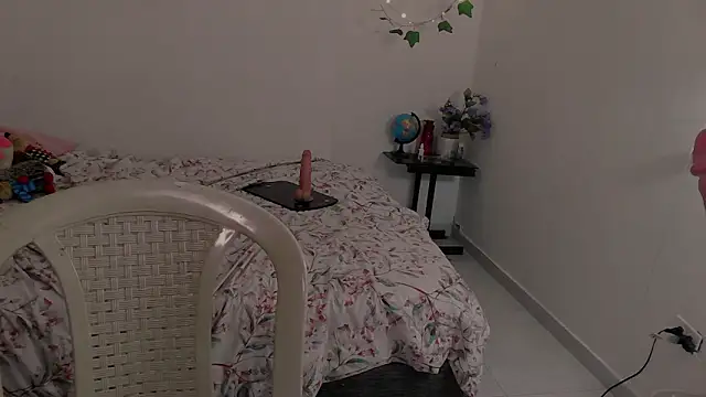 Juicy_elenxx's cam snapshot