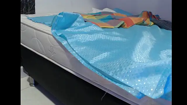 Debora_Cienfuegos25's cam snapshot