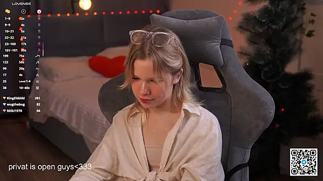 PhillisEsplin's cam snapshot