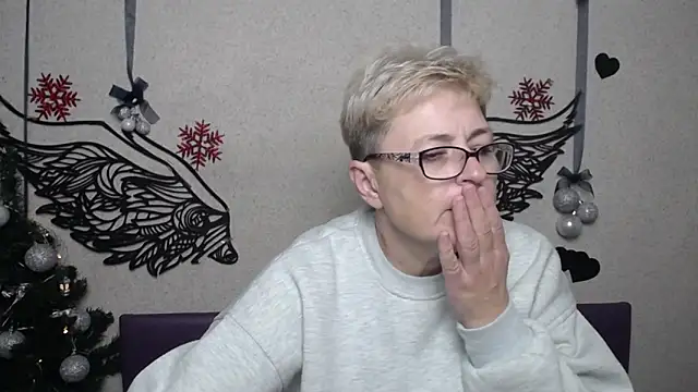 EmiliaGree's cam snapshot