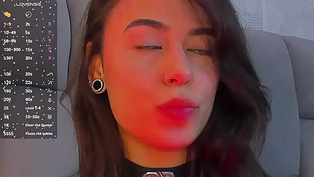 AliceStevenss_'s cam snapshot