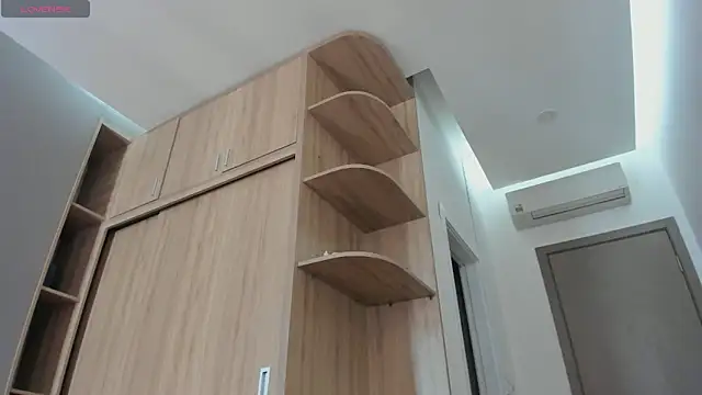 sweety_vikky live sex cam