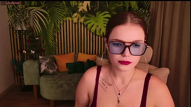 KellyHayden's cam snapshot