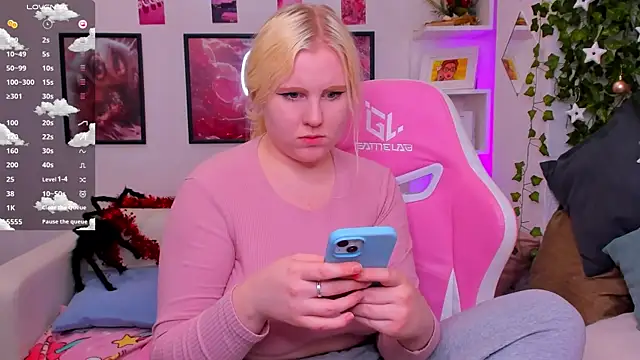 art_lovee's cam snapshot