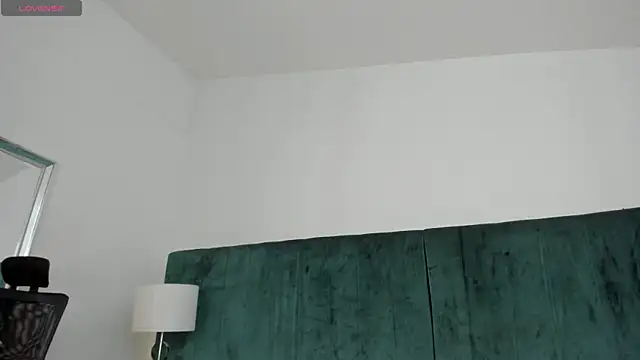 EmilyHanks_'s cam snapshot