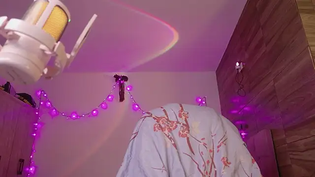 EmillieX's cam snapshot