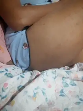 Sydneyputinha live sex cam