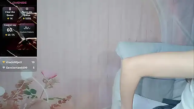 HeIlo-Honey's cam snapshot