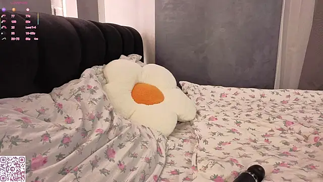 ElvinaRose live sex cam