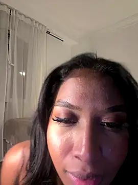 IamCrystal2 live sex cam