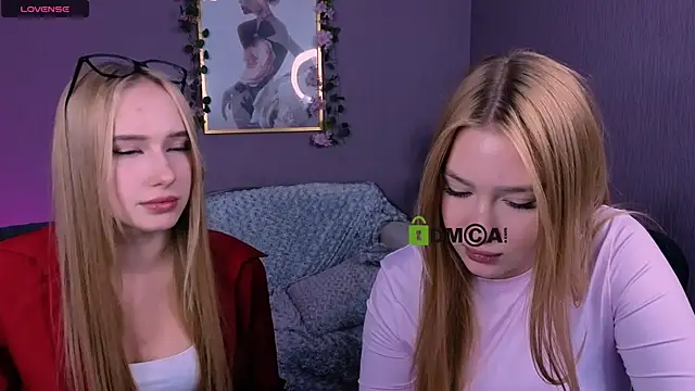 playful_sophie's cam snapshot