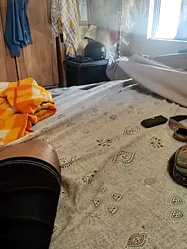 LargishSexiness live sex cam