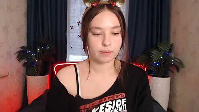 PureLedy's cam snapshot