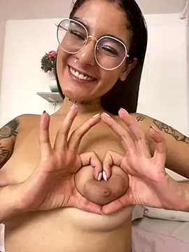 LauraRaider live sex cam