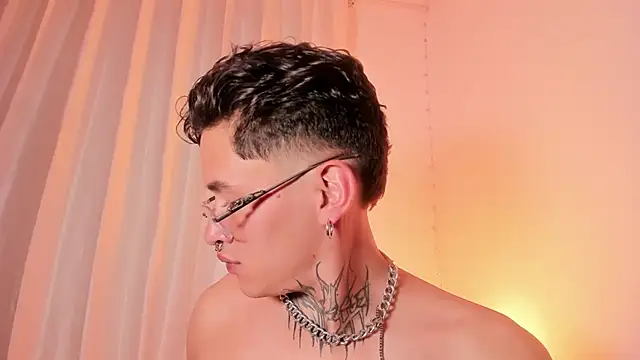 AlecBanne's cam snapshot