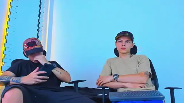 HOT_boy2025's cam snapshot