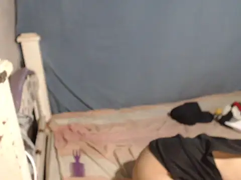 ELIZABET2-'s cam snapshot