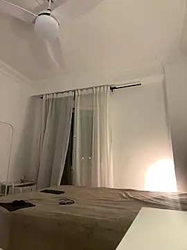 IamCrystal2 live sex cam