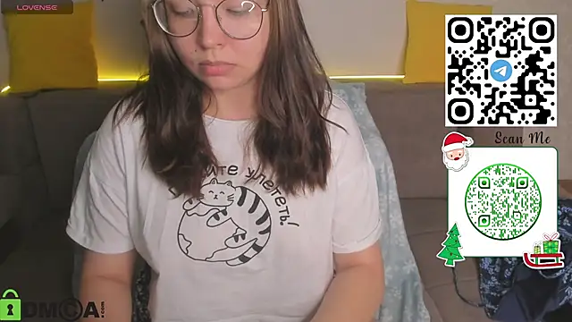 Nuura_Moore's cam snapshot