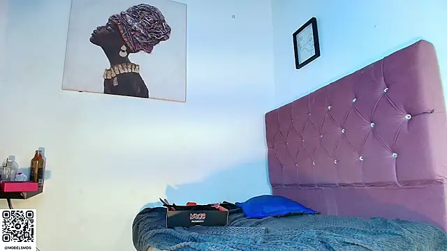 naomi_campbel_'s cam snapshot